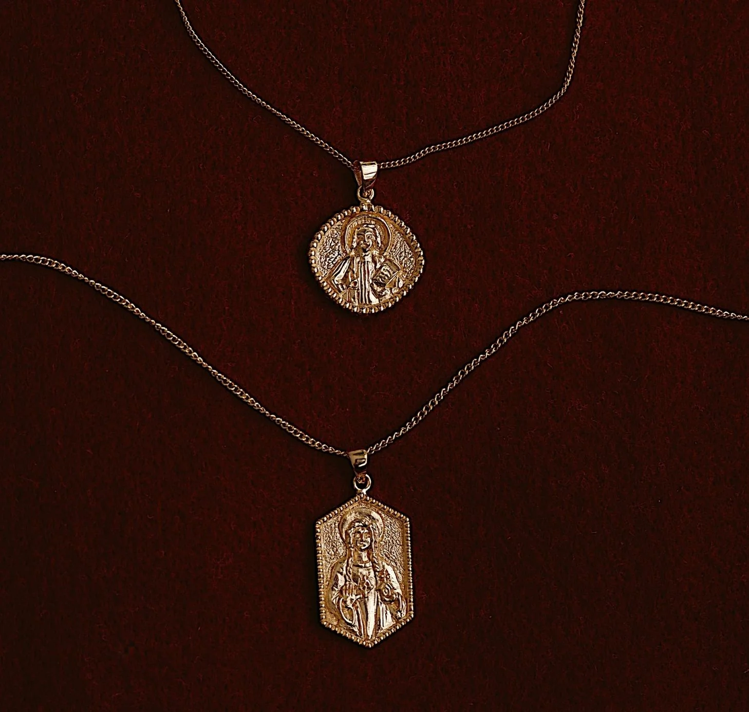 9KT SOLID GOLD - St John - Patron Saint of Love & Friendships - Image 4