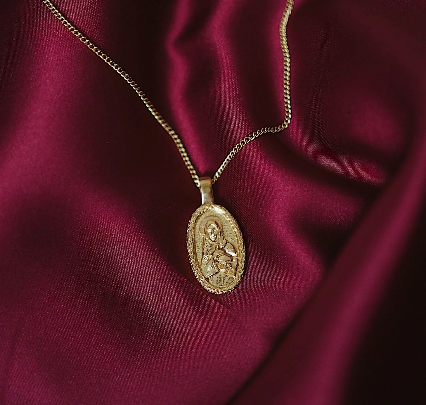 9KT SOLID GOLD St Melangell - Patron Saint of Small Animals Necklace - Image 4