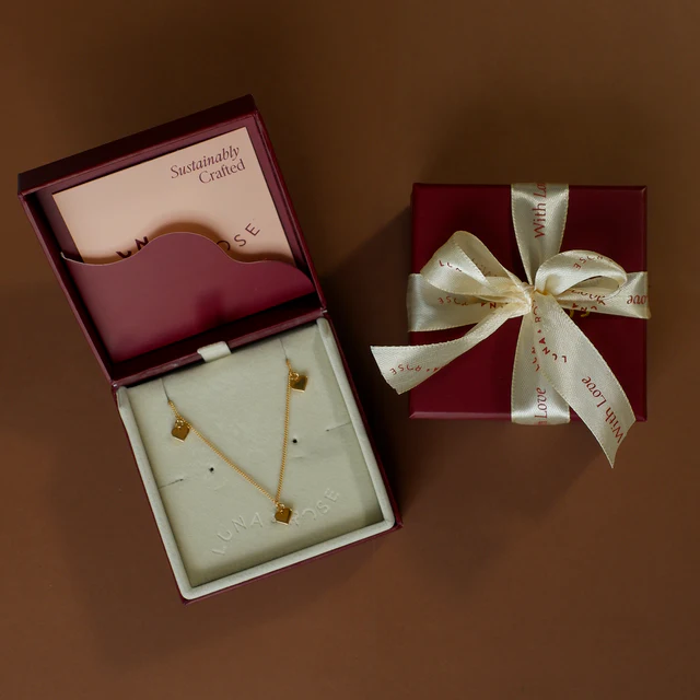 9KT SOLID GOLD - Triple Heart Necklace - Image 6