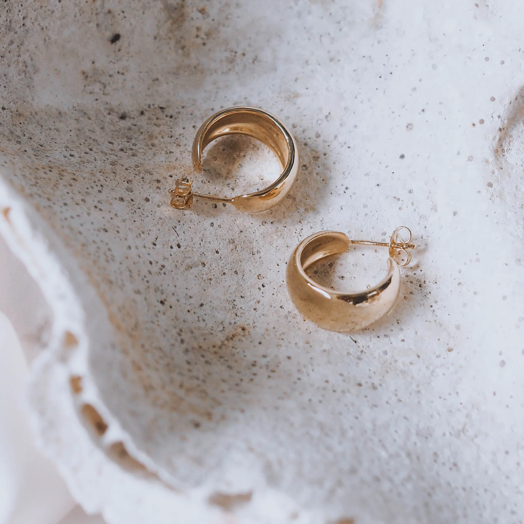 SOLID GOLD - ULU HOOPS - Image 3