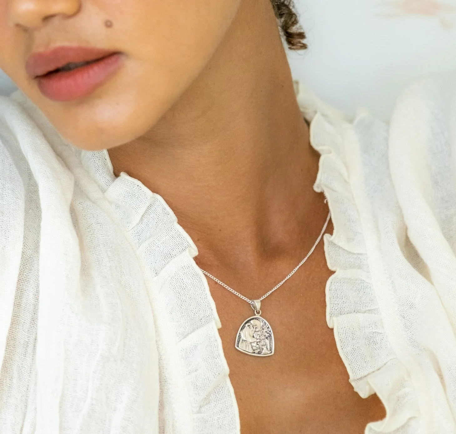 St Assisi - Patron Saint of Animals & the Environment Necklace - Silver - Image 3