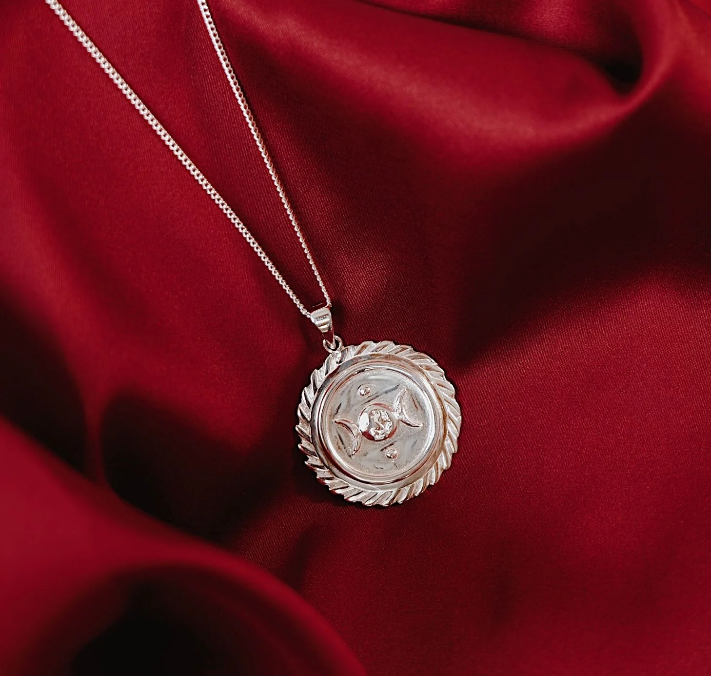SUZANNE 'PROTECTION' NECKLACE PENDANT - SILVER - Image 3