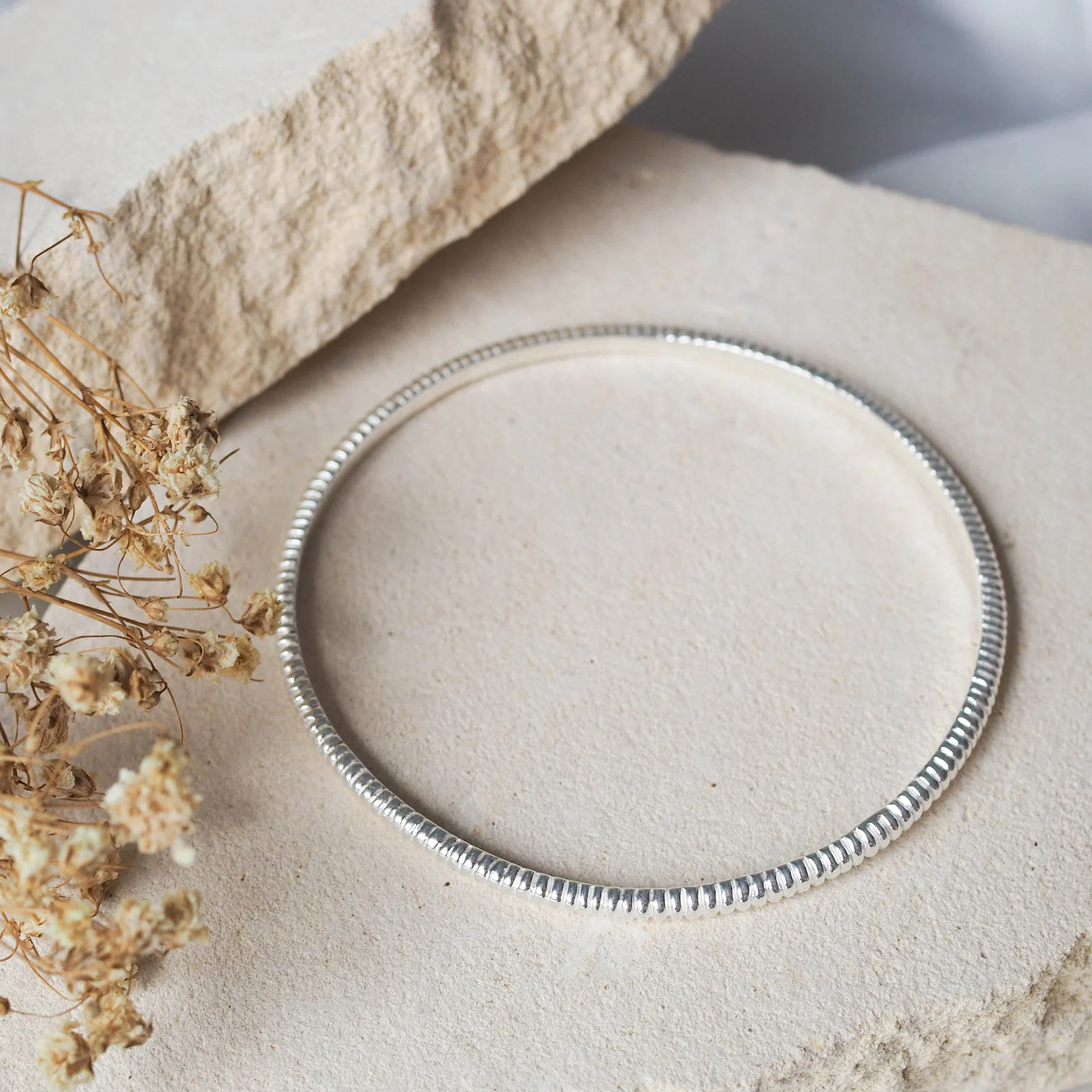The Baby MET Stripe Bracelet - Silver 2.5mm - Image 2