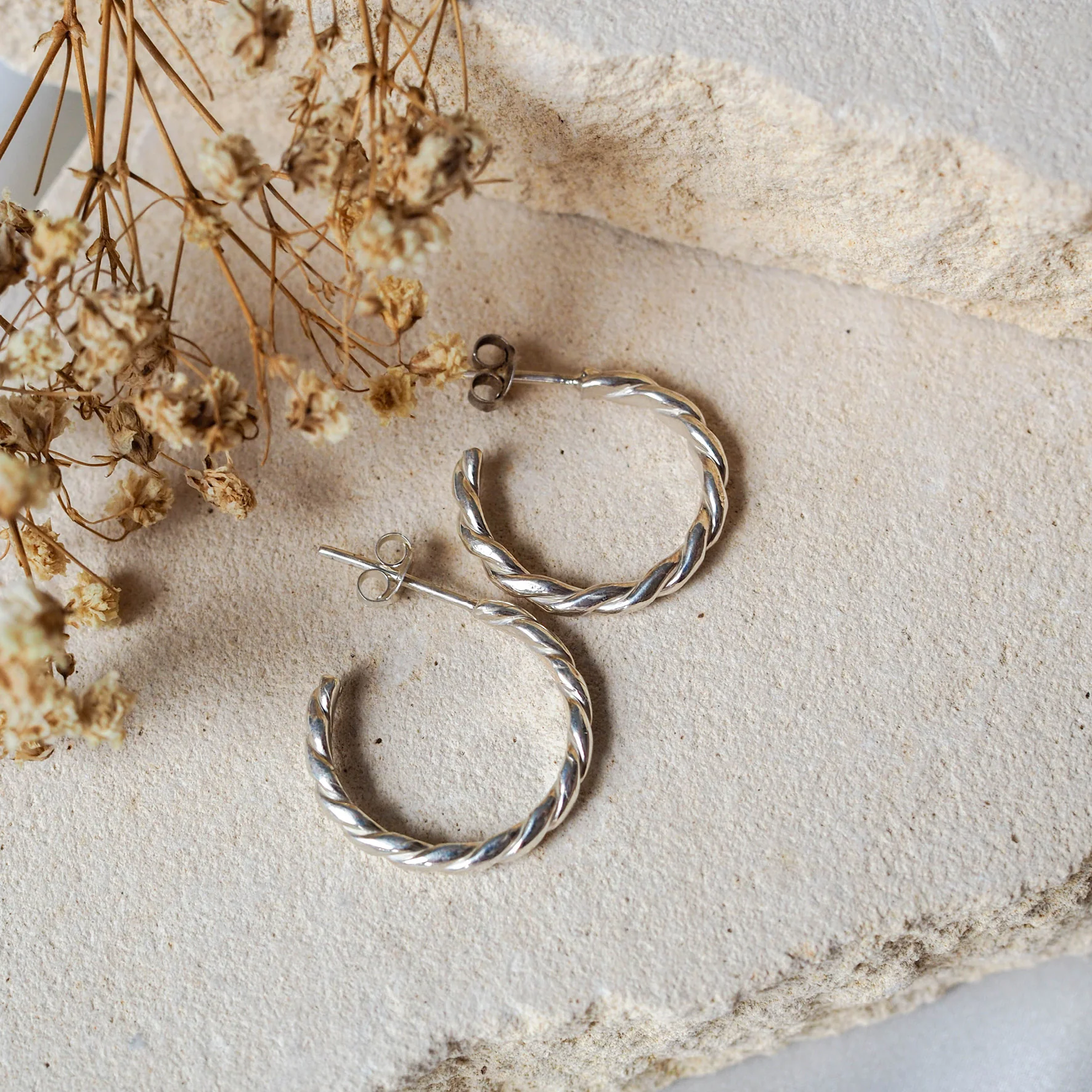 The Hudson Twisted Hoops 20mm - Silver - Image 3
