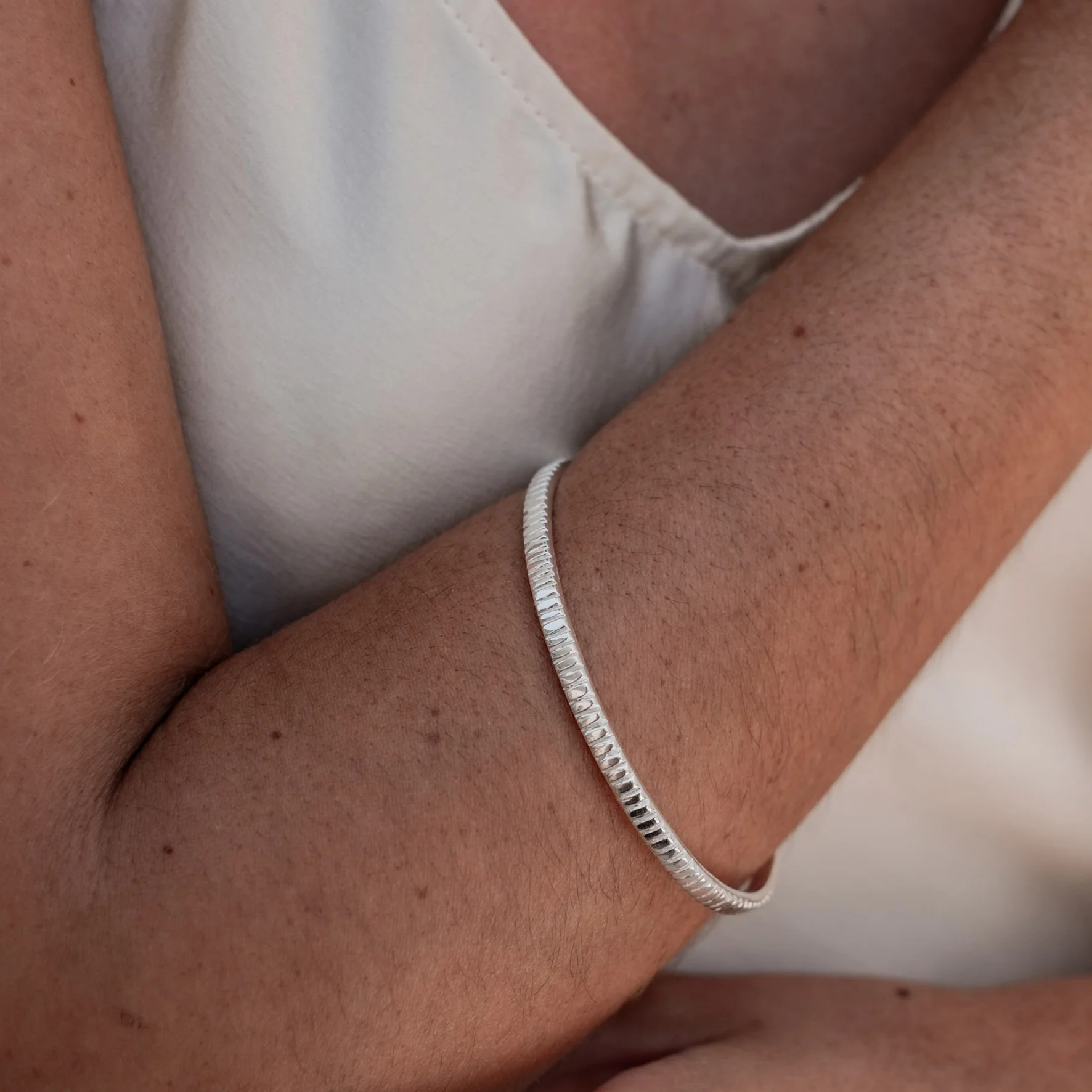 The MET Stripe Bracelet - Silver 4mm - Image 2