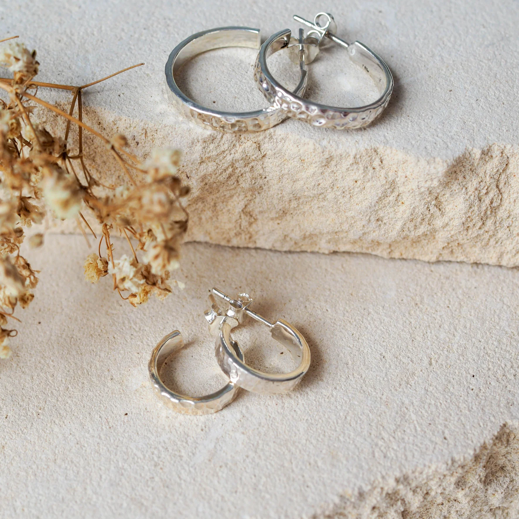 MOMA Hammered Hoops 12mm - Silver - Image 4