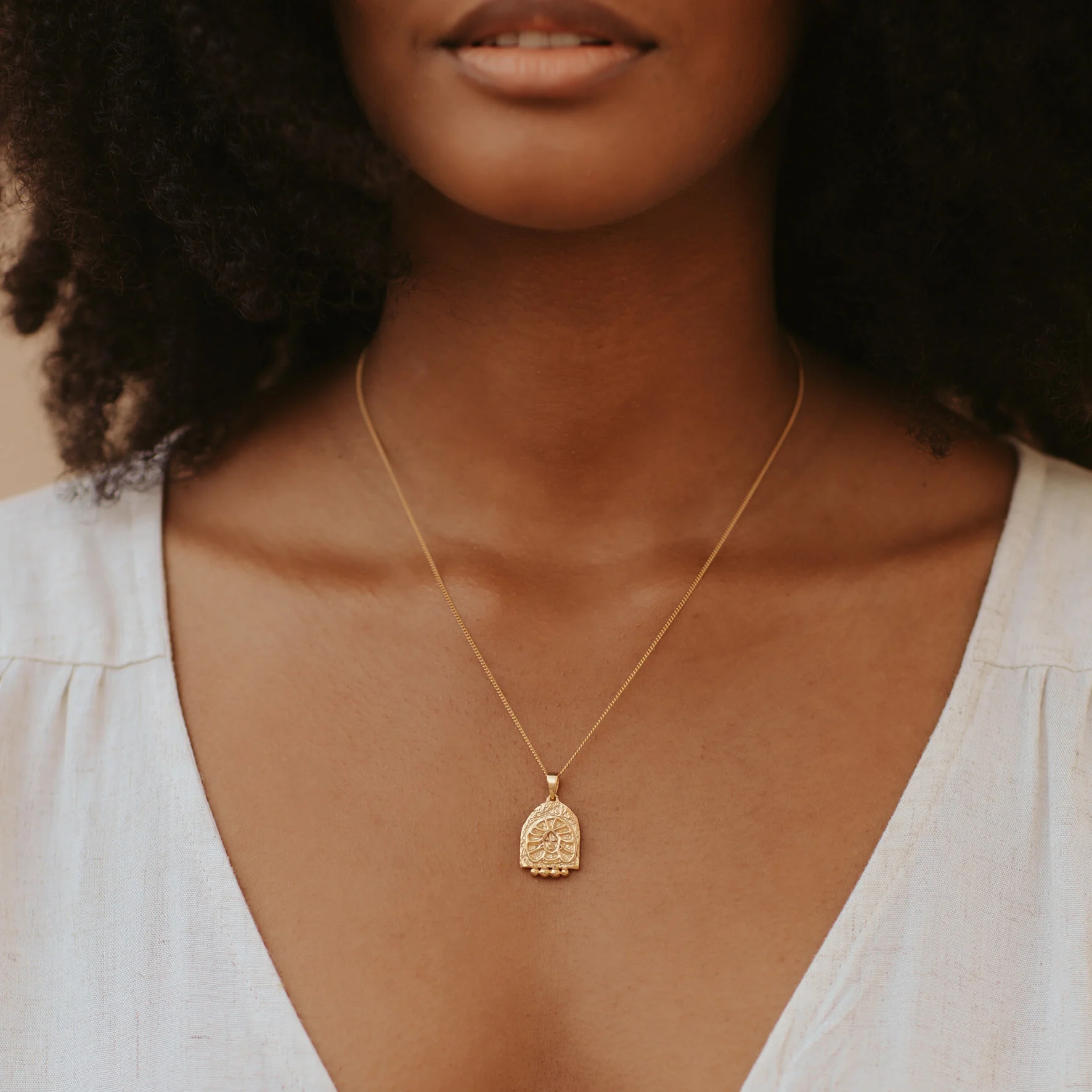 VIRGO ZODIAC NECKLACE - GOLD - Image 3
