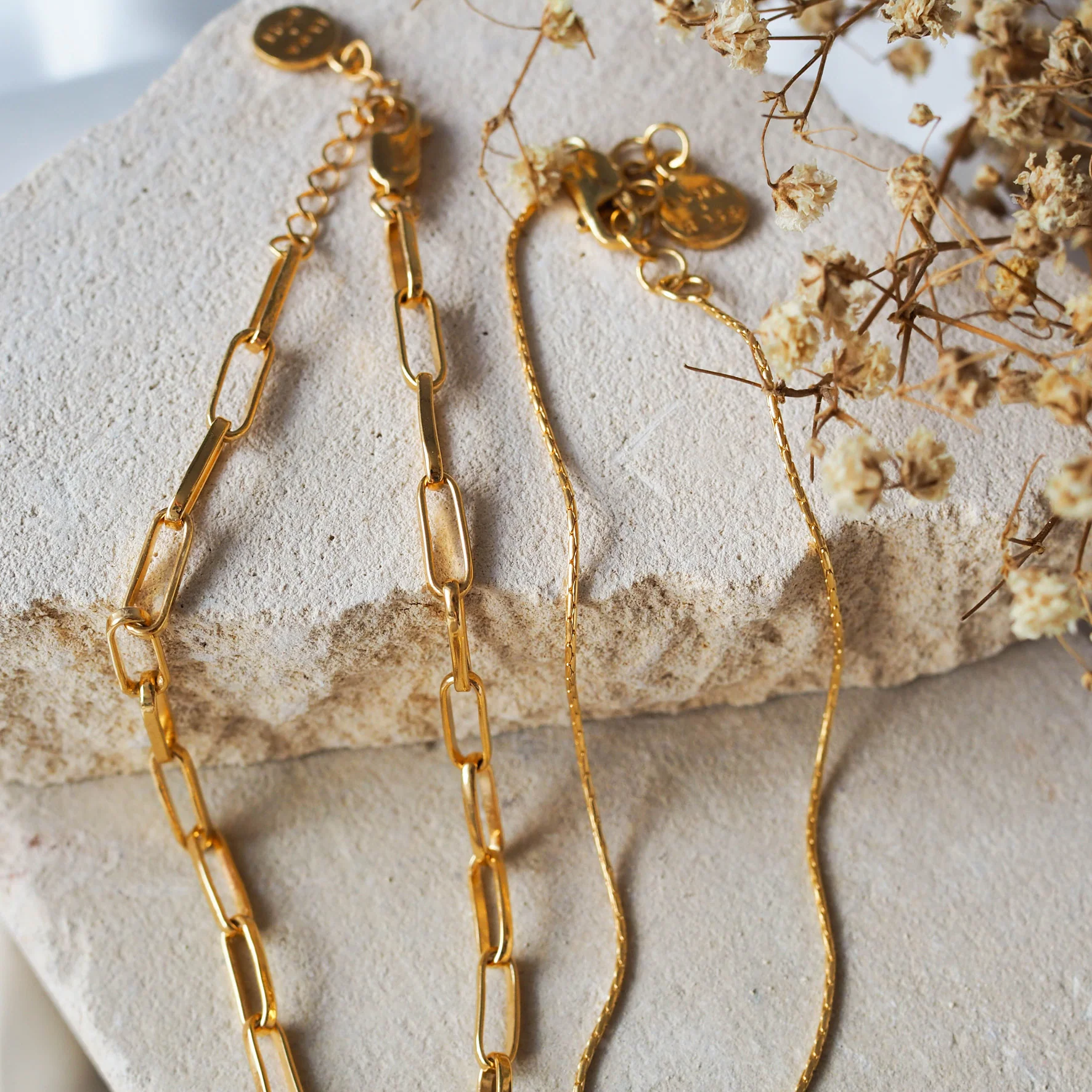Washington Paper Clip Bracelet - Gold - Image 4